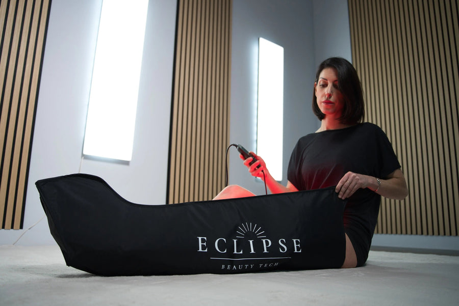 LED thérapie pour les jambes : l’intérêt de la photobiomodulation au quotidien Eclipse Beauty Tech