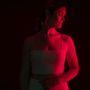 LED Therapy et cellulite : la lumière rouge peut-elle vraiment lisser la peau d’orange ?
