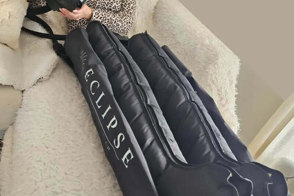 Lutter contre les jambes lourdes grâce à la pressothérapie - Eclipse Groupe